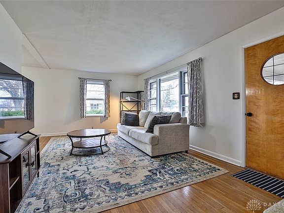 4th image of 500 Lewis Dr
