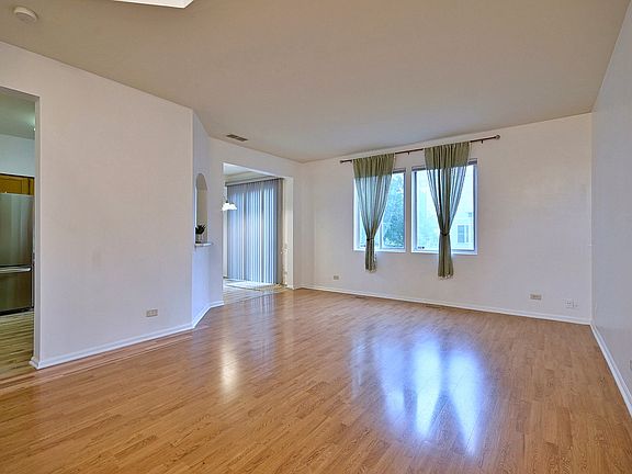 5th image of 1087 Delta Dr #1087