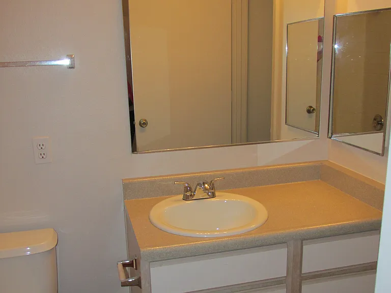 950 SW 163rd Ave #527 — Photo 3
