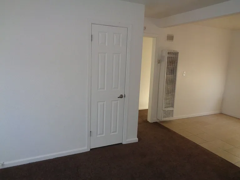 44253 Beech Ave — Photo 3