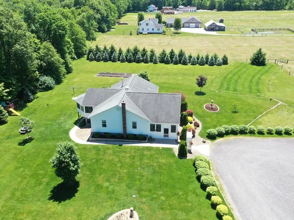 8258 Wiswell Rd, Windsor, OH 44099