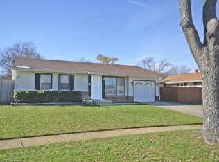 942 Cedar Ln, Elk Grove Village, IL 60007