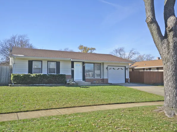 942 Cedar Ln, Elk Grove Village, IL 60007