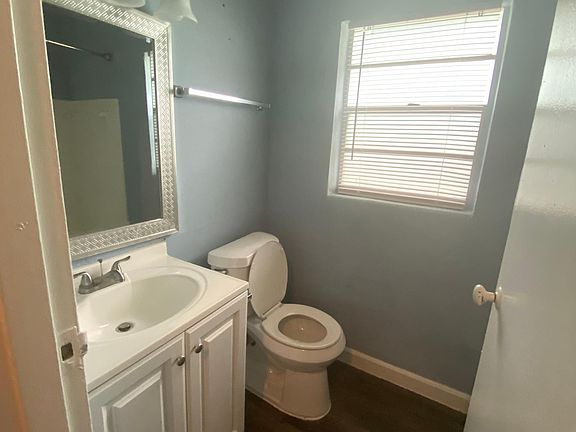 5th image of 802 2nd St N APT D