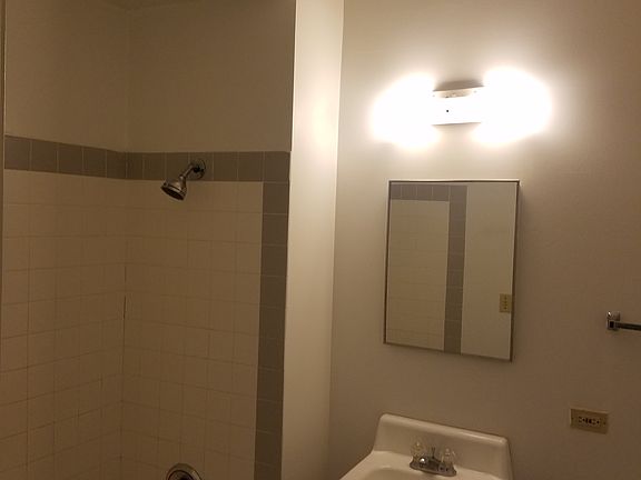 5th image of 4752 S Wabash Ave APT 100