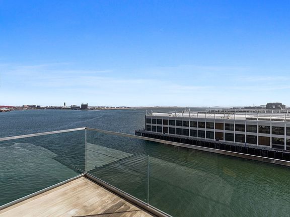 4th image of 300 Pier 4 Blvd Unit 8E