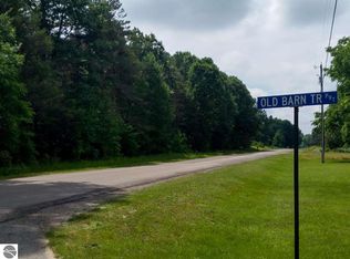 20899 Old Barn Trl, Interlochen, MI 49643