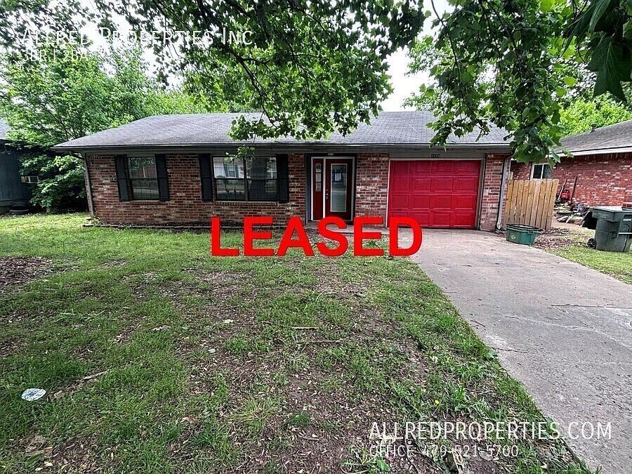 1st image of 2729 N Sierra Ave