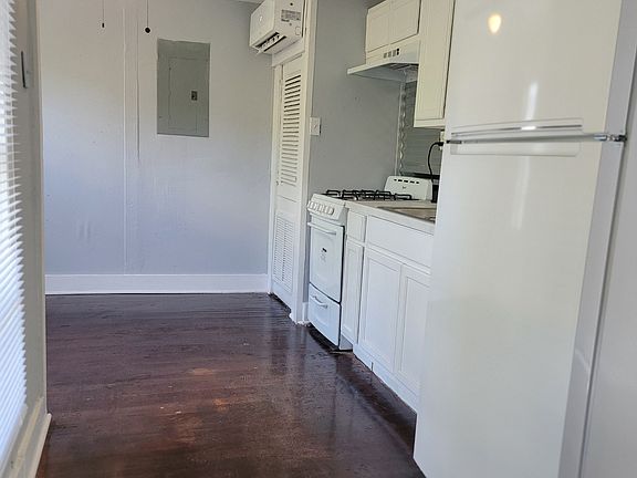 3rd image of 103 S 15th Ave #3
