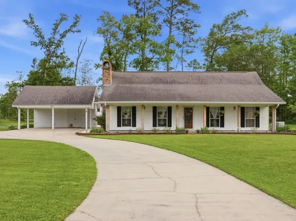 1581 Pin Oak Dr, Lake Charles, LA 70611