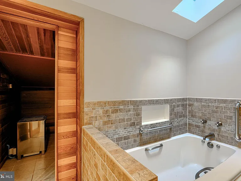 2101 Tufton Ave — Photo 42