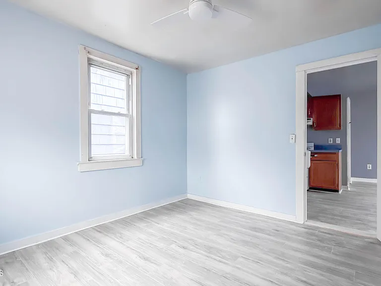 13 Decatur Ave #B — Photo 28