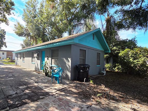 2nd image of 1407 E Gore St
