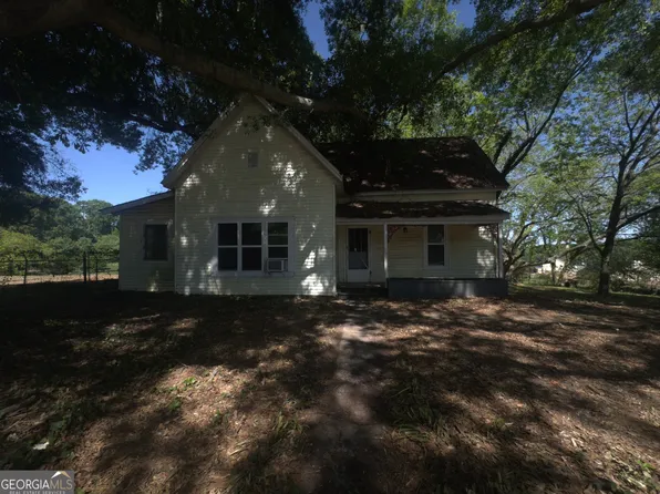 8835 Jot Em Down Rd, Gainesville, GA 30506