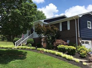 3504 N Fountaincrest Dr, Knoxville, TN 37918