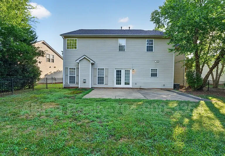 17420 Baldwin Hall Dr — Photo 32