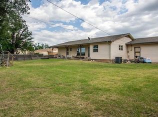 624 SW 2nd St, Laverne, OK 73848