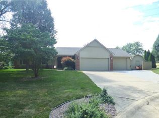 5240 Bobs Ct, Greenwood, IN 46143