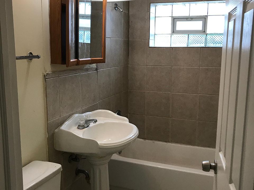 2nd image of 1601 S 58th Ave