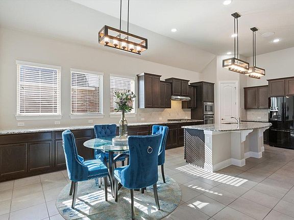 5th image of 3916 Octavia Dr