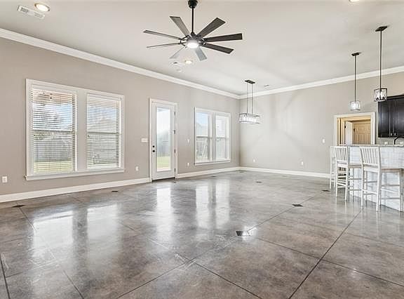 2nd image of 40186 Crestwood Ln