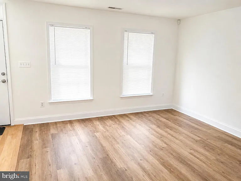 855 Ramsay St — Photo 12