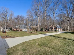 1678 Deer Run Ct, Oak Ridge, NC 27310