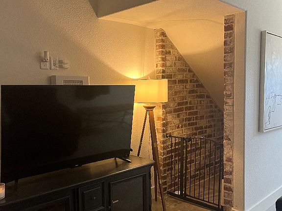 2nd image of 107 N Hawkstone Dr #1