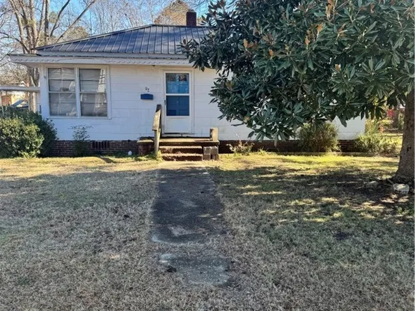 402 N Main St, Fairmont, NC 28340