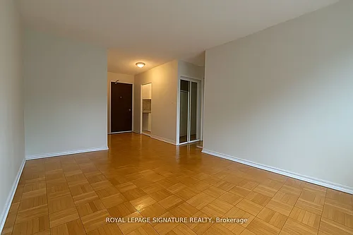 990 Avenue Rd #107 Photo 1