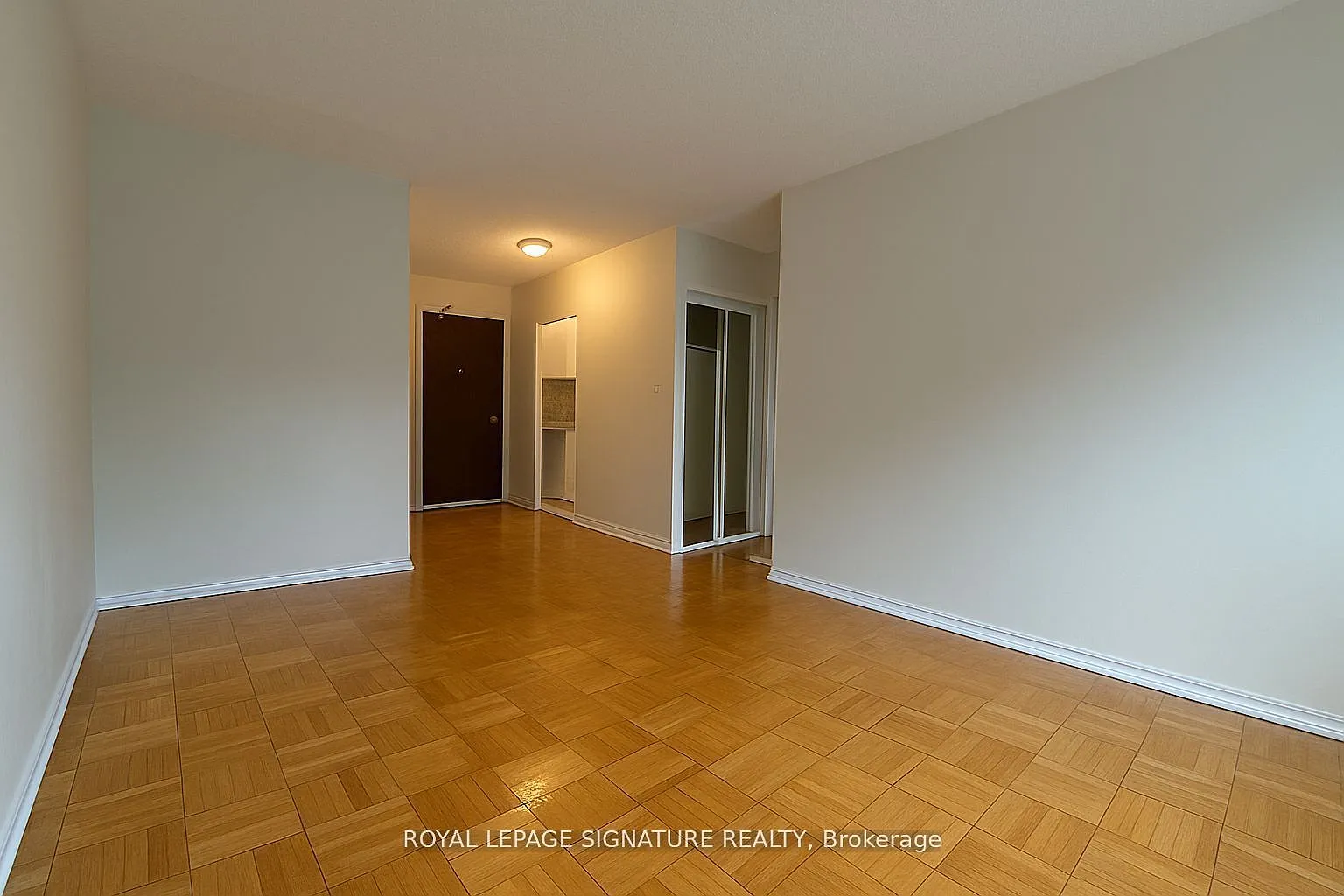990 Avenue Rd #107 photo 1