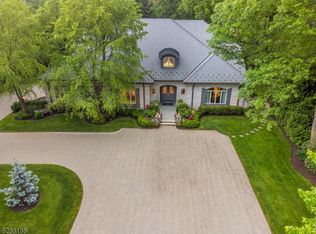 1 Lockhern Dr, Livingston, NJ 07039