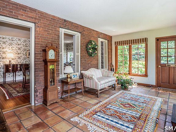 2nd image of 154 Steele Road