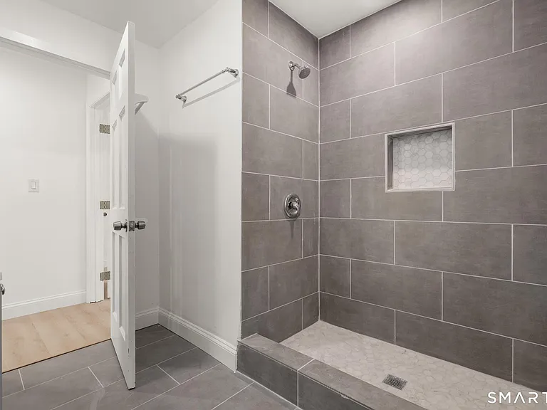 64 Soundview Ave #2 — Photo 9