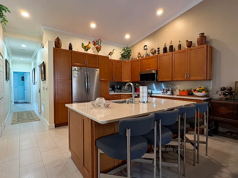 315 Coral Trace Ln — Photo 2