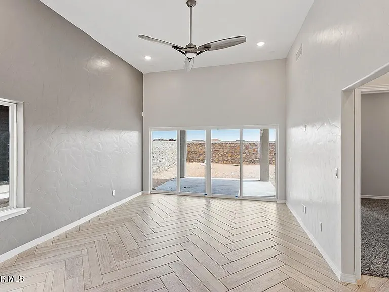 913 Louisiana Downs Ave — Photo 5