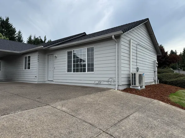 2563 E Main St, Cottage Grove, OR 97424