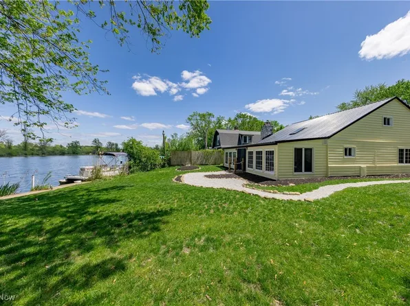 665 Cove Blvd, Akron, OH 44319