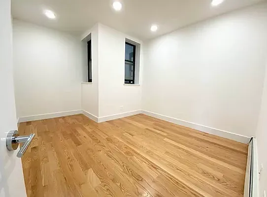 Rented by EastMount Realty LLC | media 23