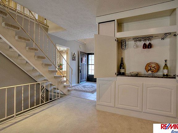 4th image of 6032 Oakcrest Plz #11
