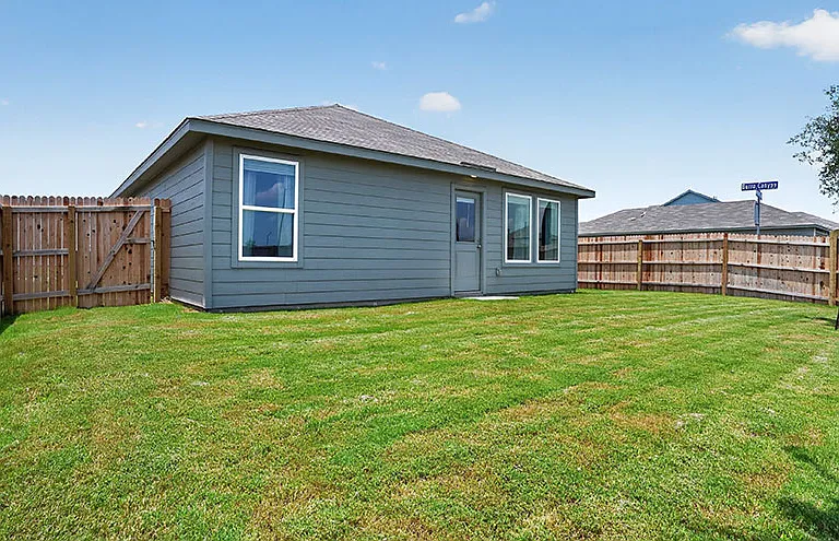 Vista at Avenida Rental Homes — Photo 13
