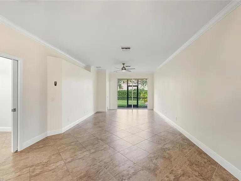 2080 Wellington St — Photo 8