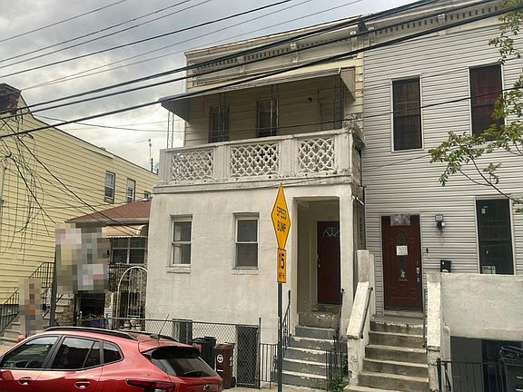 2nd image of 1417 Needham Ave