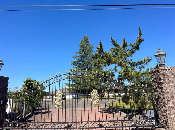 555 Rancho Caballo Ln, Santa Rosa, CA 95401