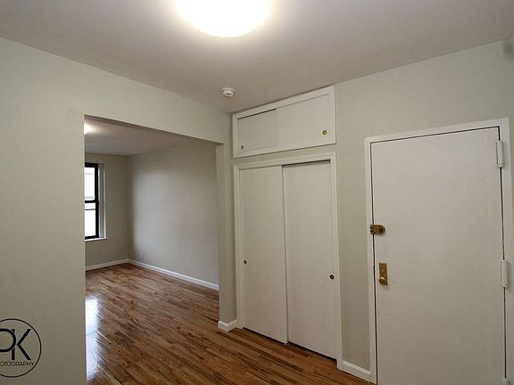 3rd image of 739 Manhattan Ave APT 3R
