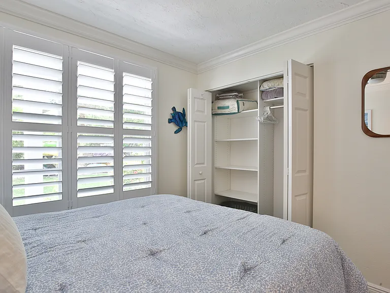 Guest bedroom