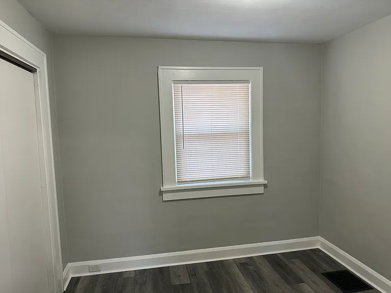 1510 N Chester Ave — Photo 11