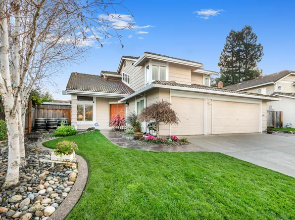 1450 Quail Walk Dr, Gilroy, CA 95020