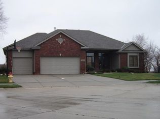 17405 Hickory Cir, Omaha, NE 68130