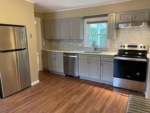872 Main St #1 Photo 1